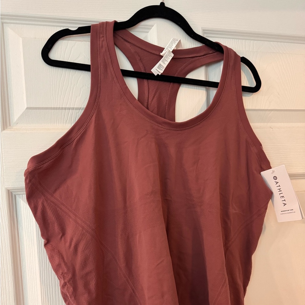 ATHLETA NWT MOMENTUM TANK